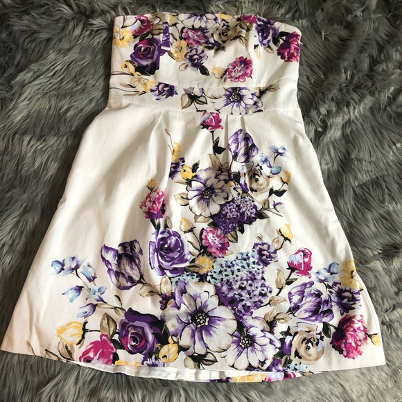White House Black Market Dresses & Skirts - White House black market size 12 floral dress